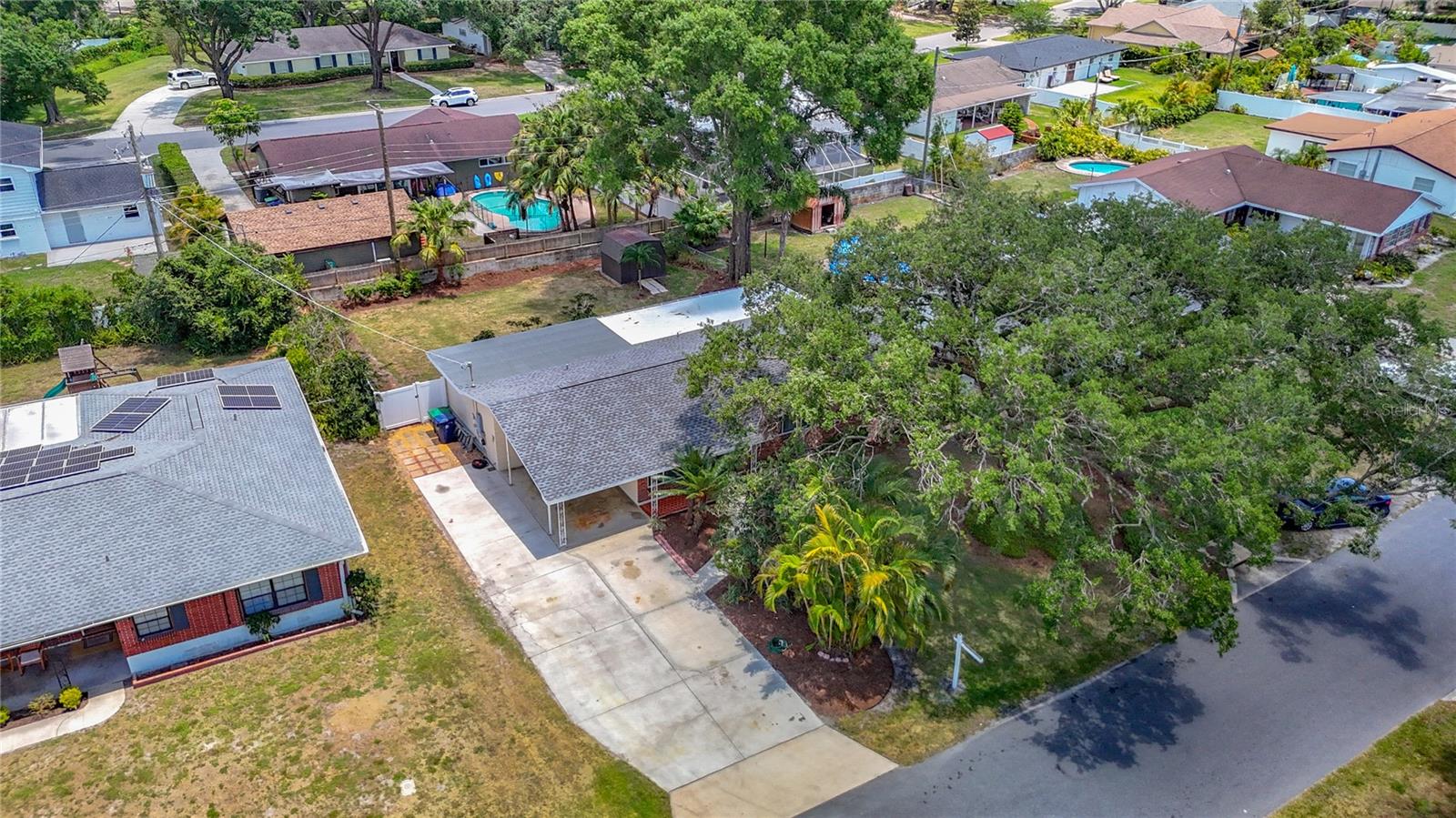 Listing photo id 52 for 4915 Chariton Avenue