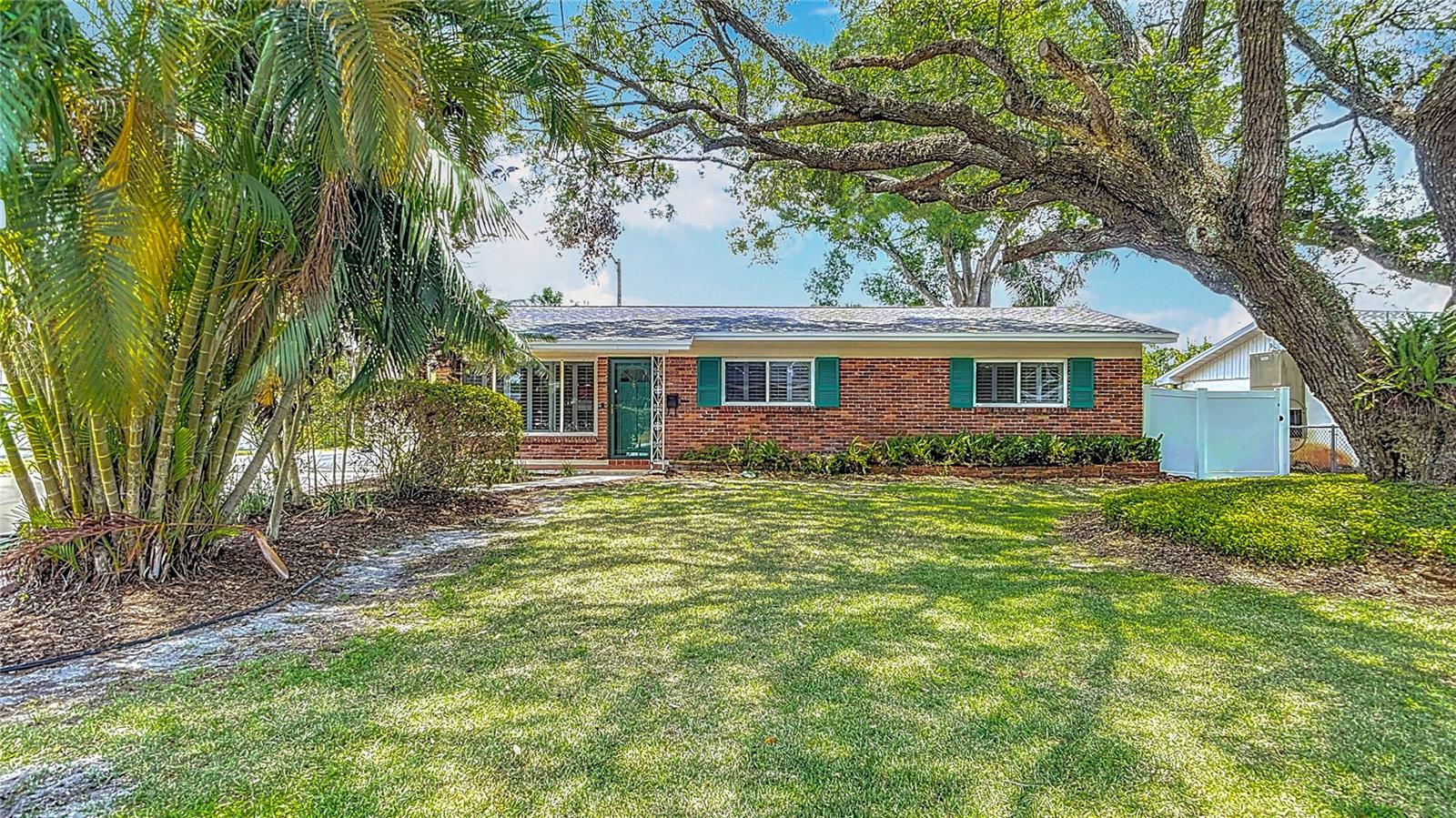Listing photo id 54 for 4915 Chariton Avenue