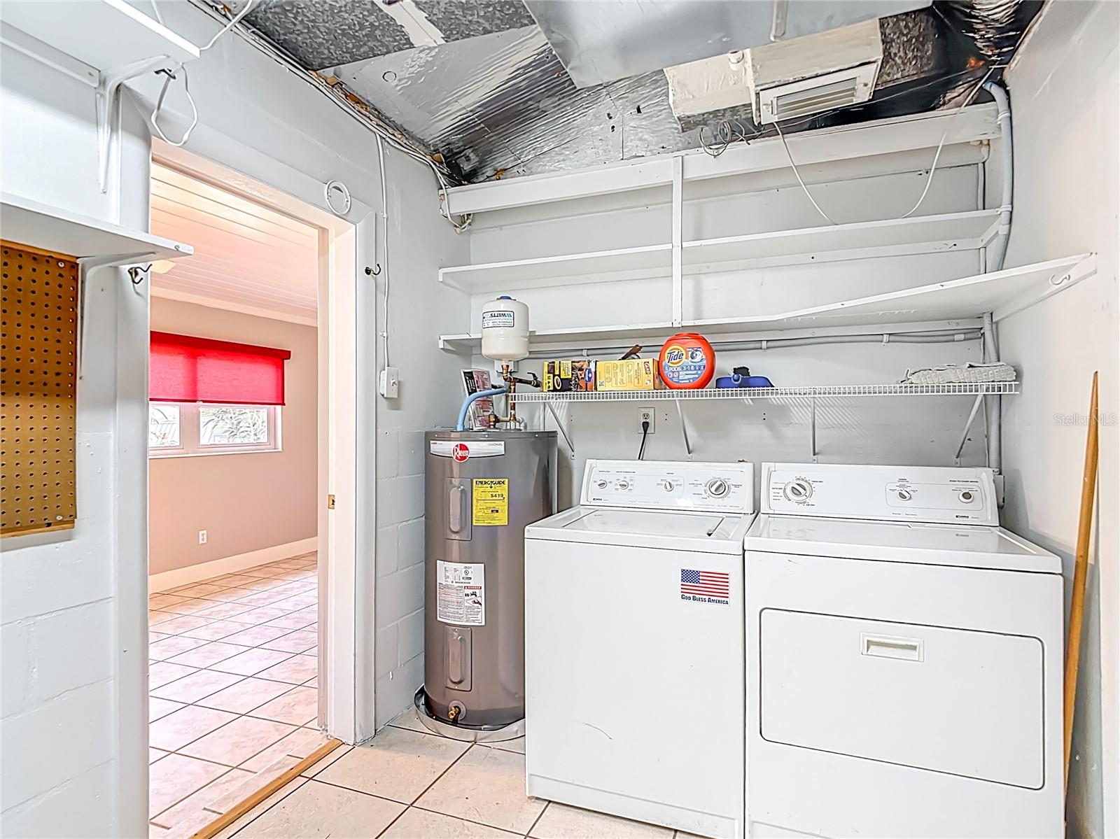 Listing photo id 55 for 4915 Chariton Avenue