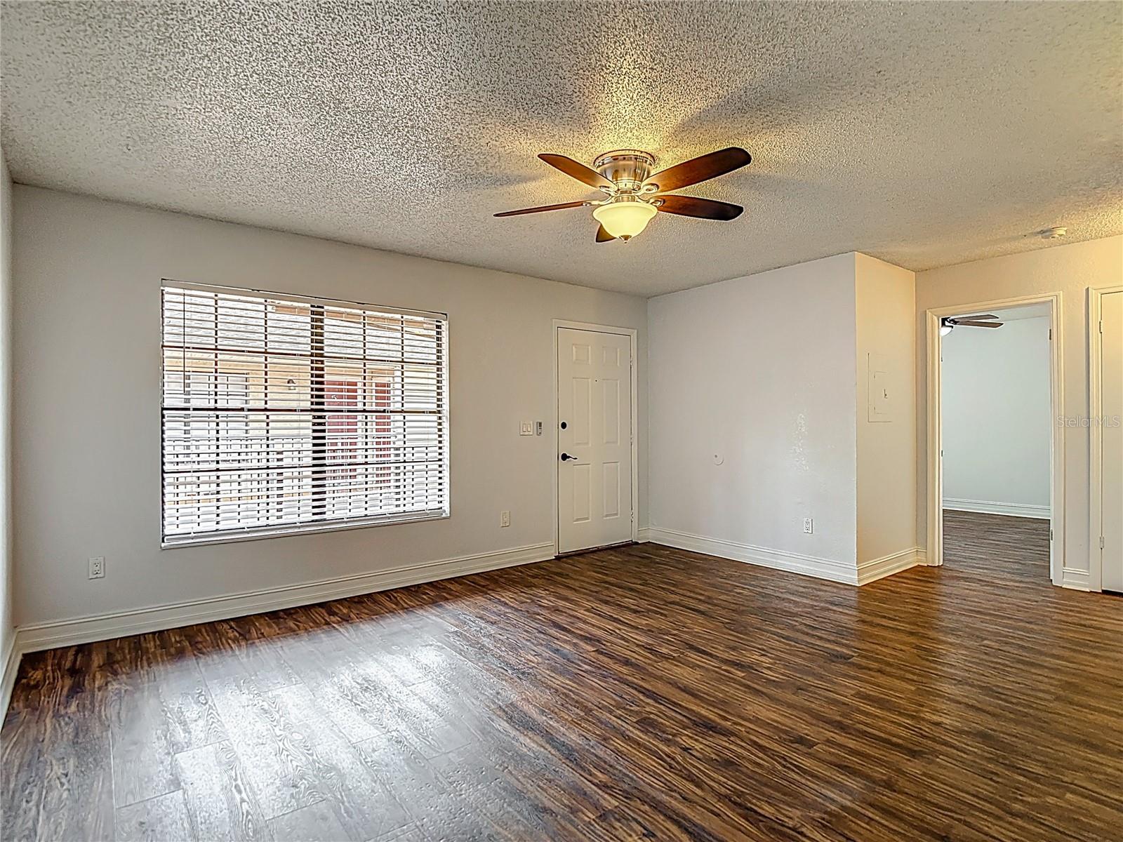 Image 16 of 41 For 21032 Voyager Blvd  8