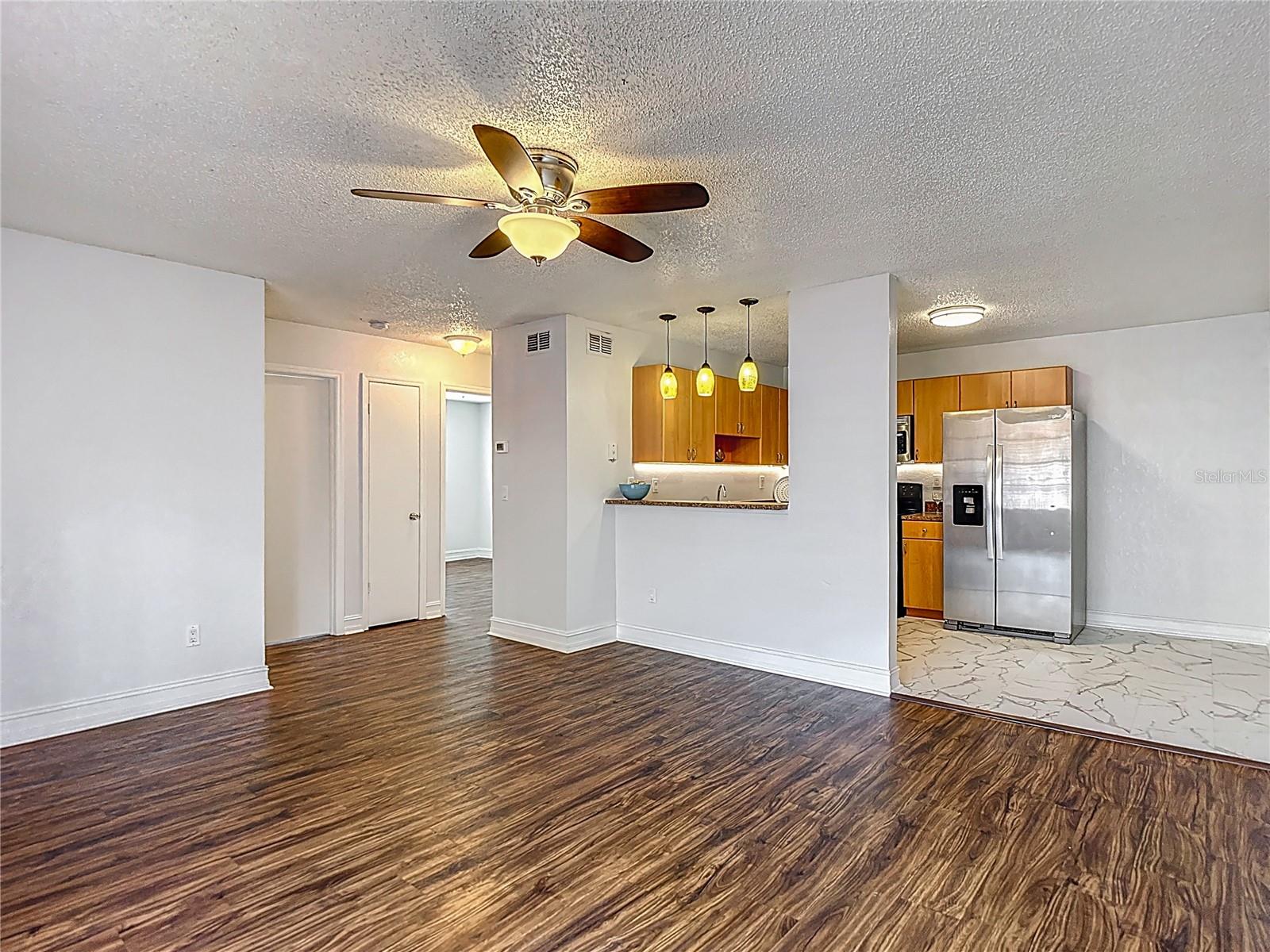 Image 17 of 41 For 21032 Voyager Blvd  8