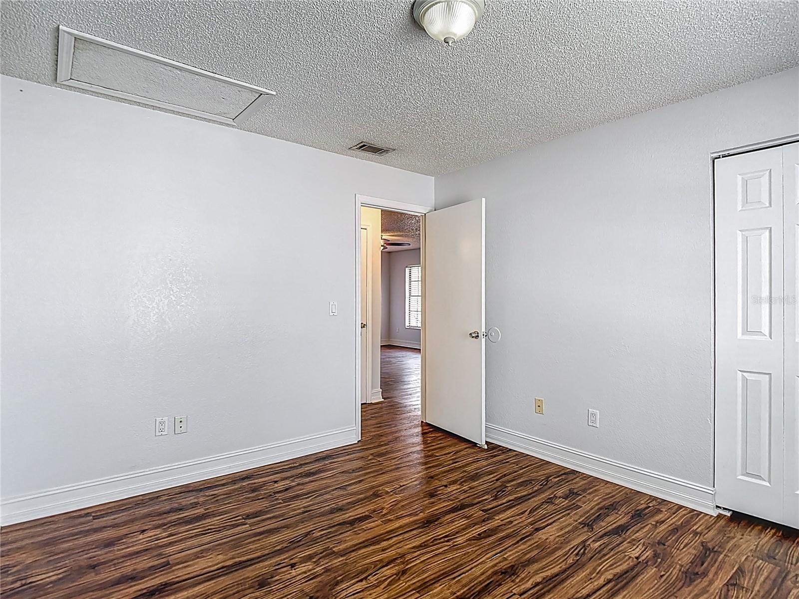 Image 26 of 41 For 21032 Voyager Blvd  8