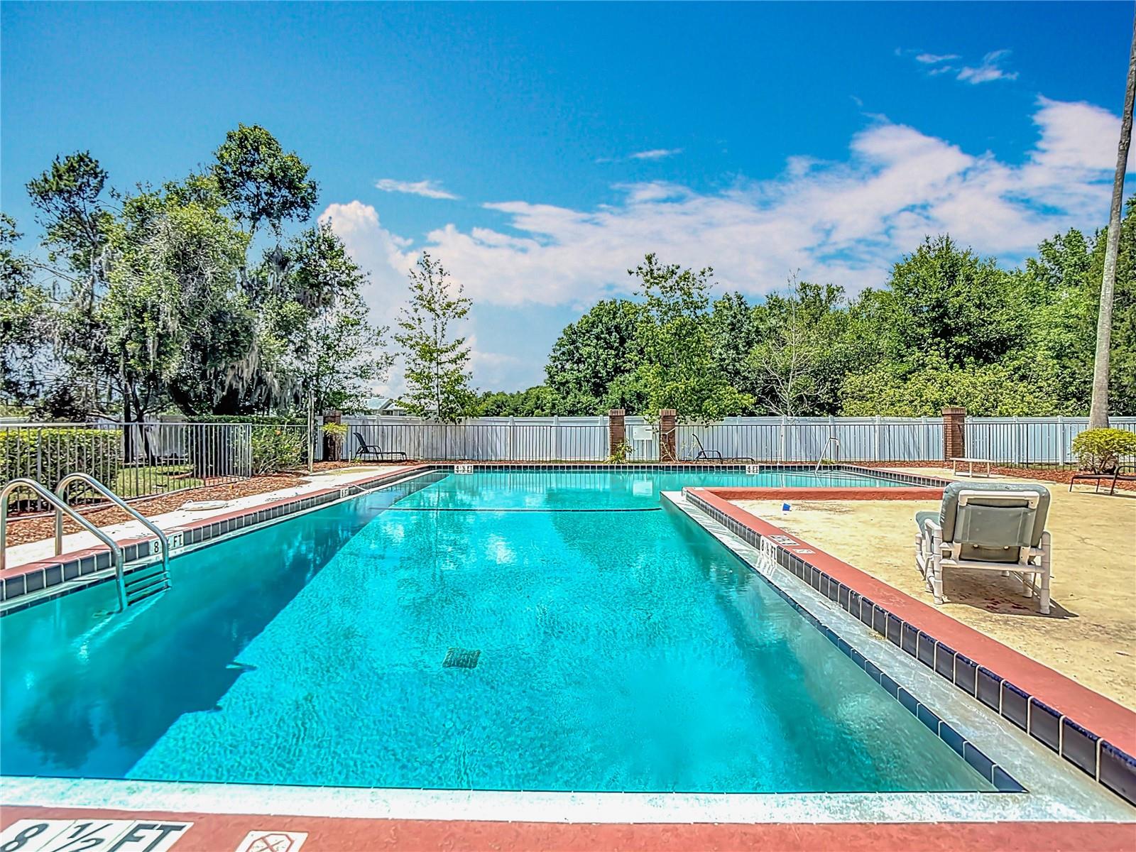 Image 34 of 41 For 21032 Voyager Blvd  8