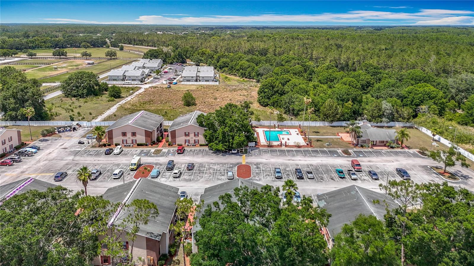 Image 36 of 41 For 21032 Voyager Blvd  8