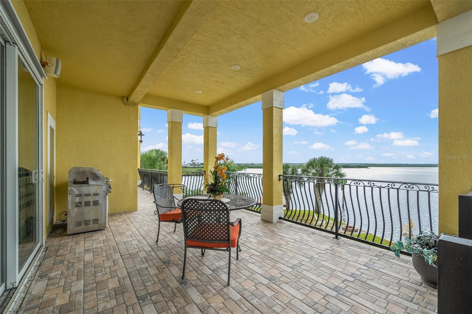 Listing photo id 11 for 3236 Gulf Winds Circle