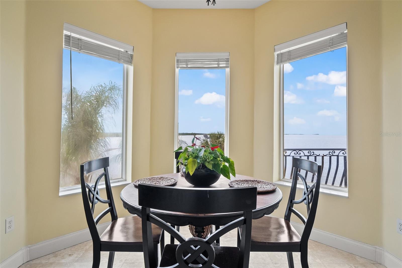 Listing photo id 18 for 3236 Gulf Winds Circle