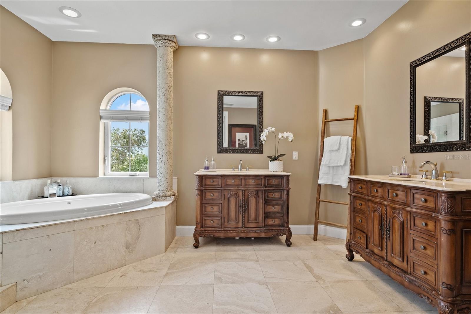 Listing photo id 47 for 3236 Gulf Winds Circle