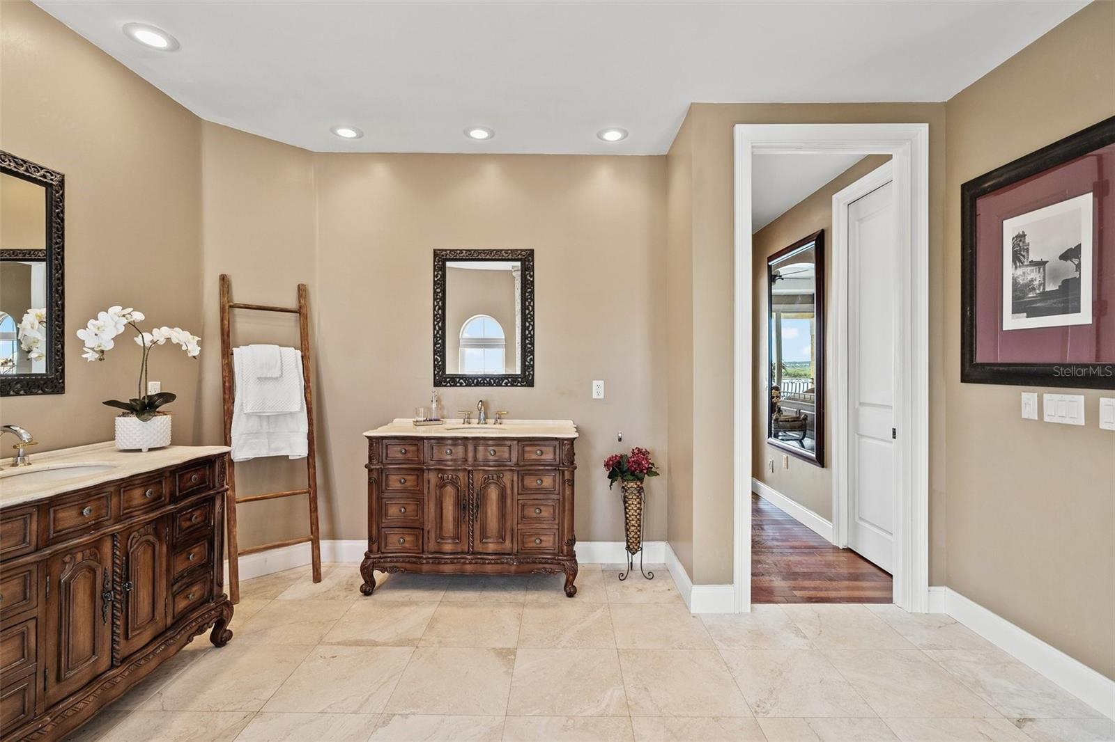 Listing photo id 49 for 3236 Gulf Winds Circle