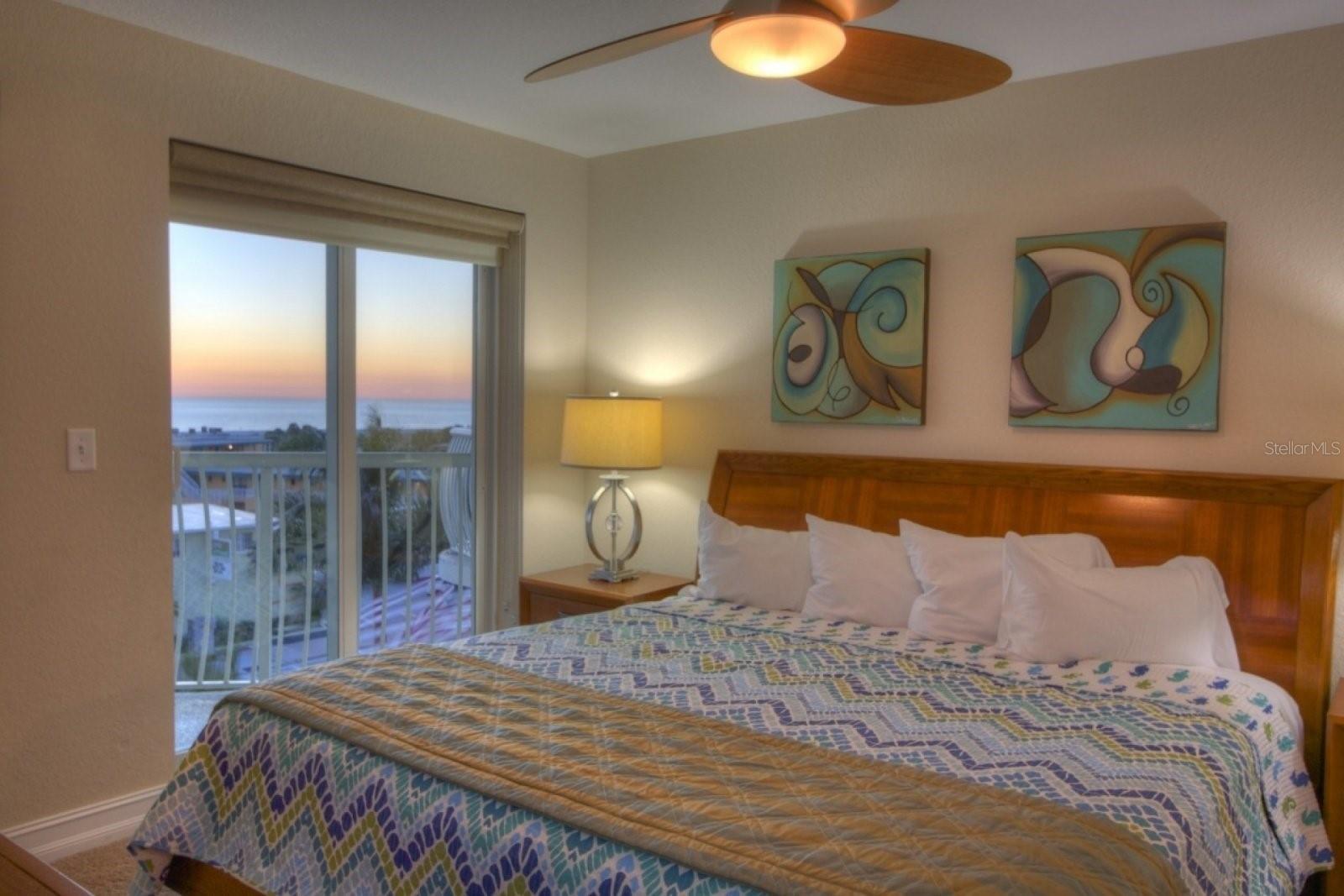 Image 10 of 72 For 11605 Gulf Boulevard 506