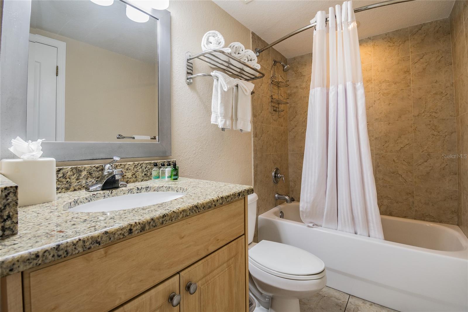 Image 14 of 72 For 11605 Gulf Boulevard 506