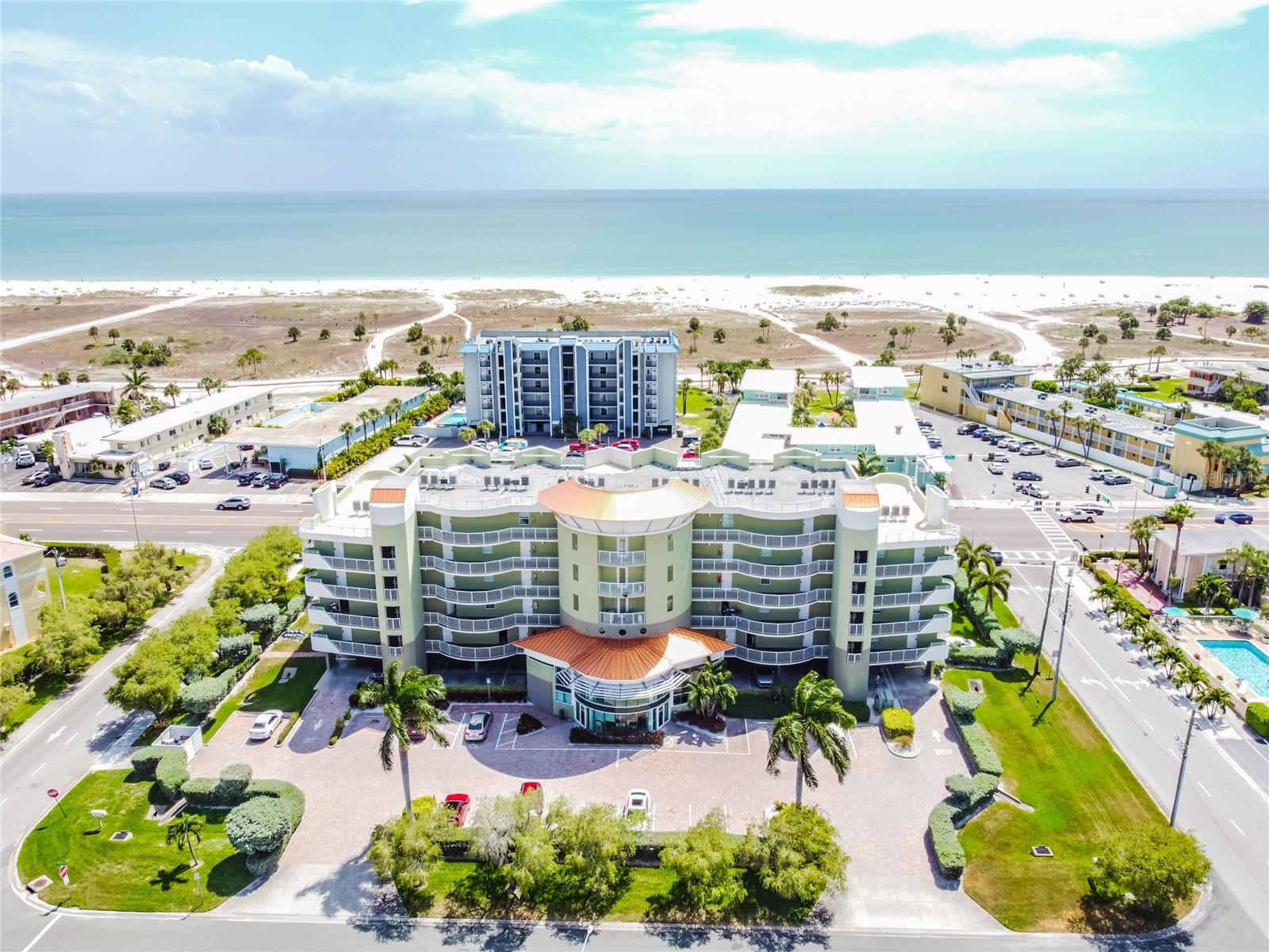 Image 16 of 72 For 11605 Gulf Boulevard 506