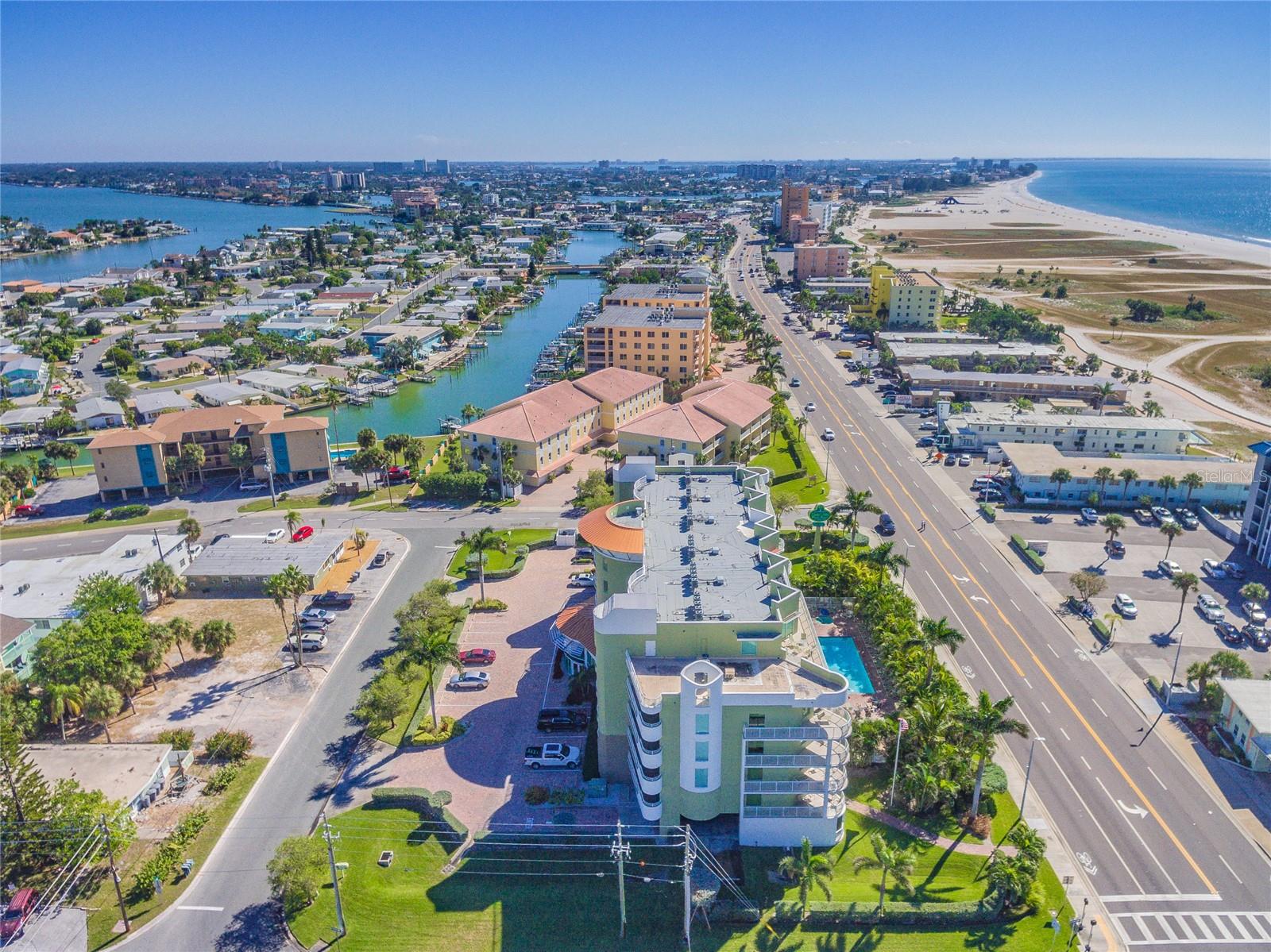 Image 17 of 72 For 11605 Gulf Boulevard 506