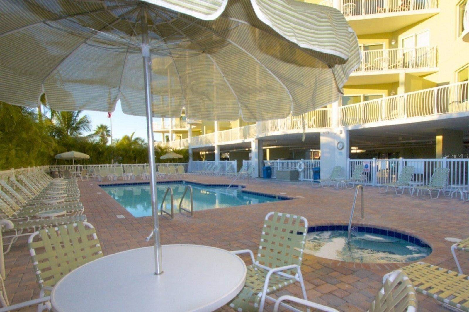 Image 25 of 72 For 11605 Gulf Boulevard 506