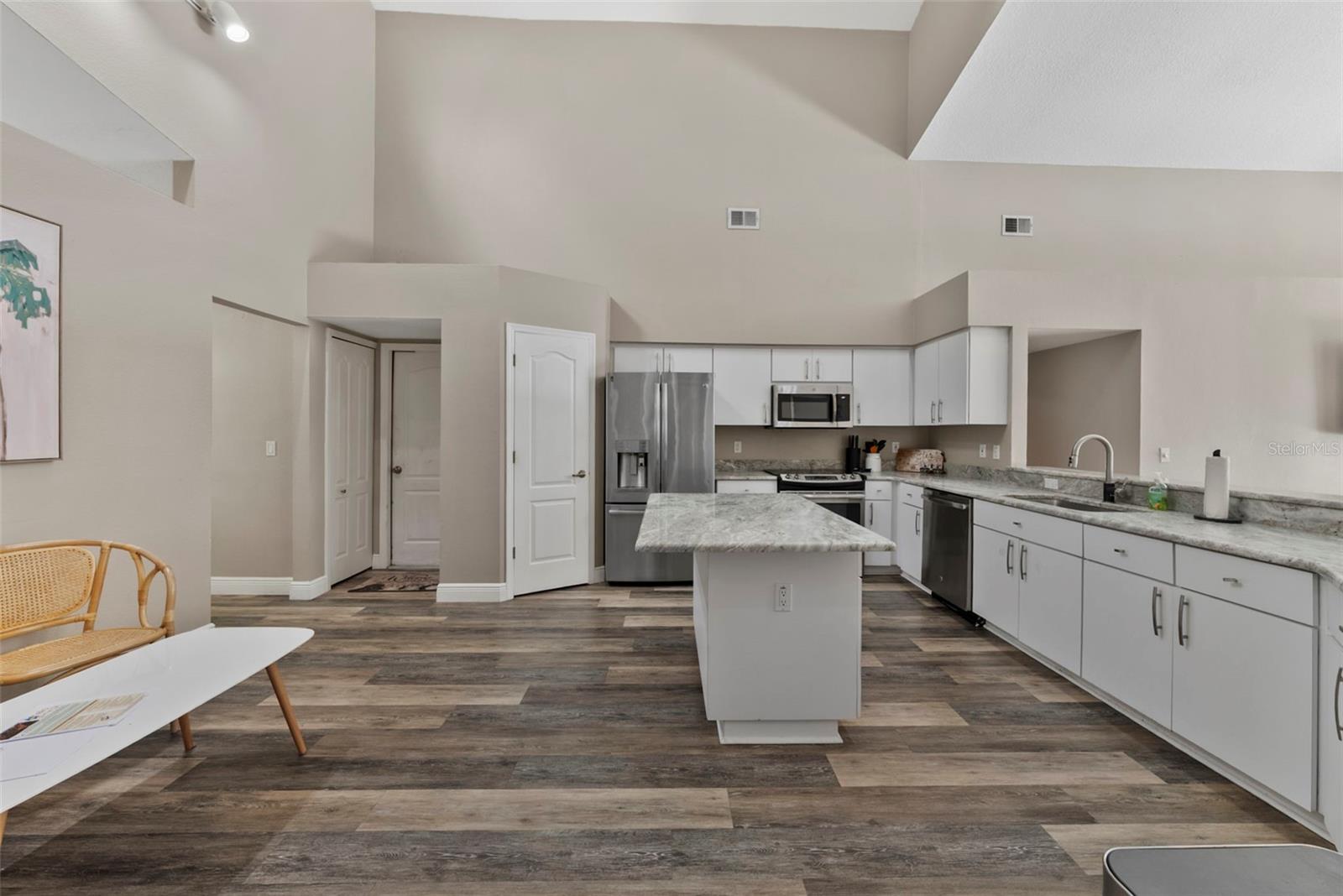 Image 16 of 52 For 18017 Palm Breeze Drive