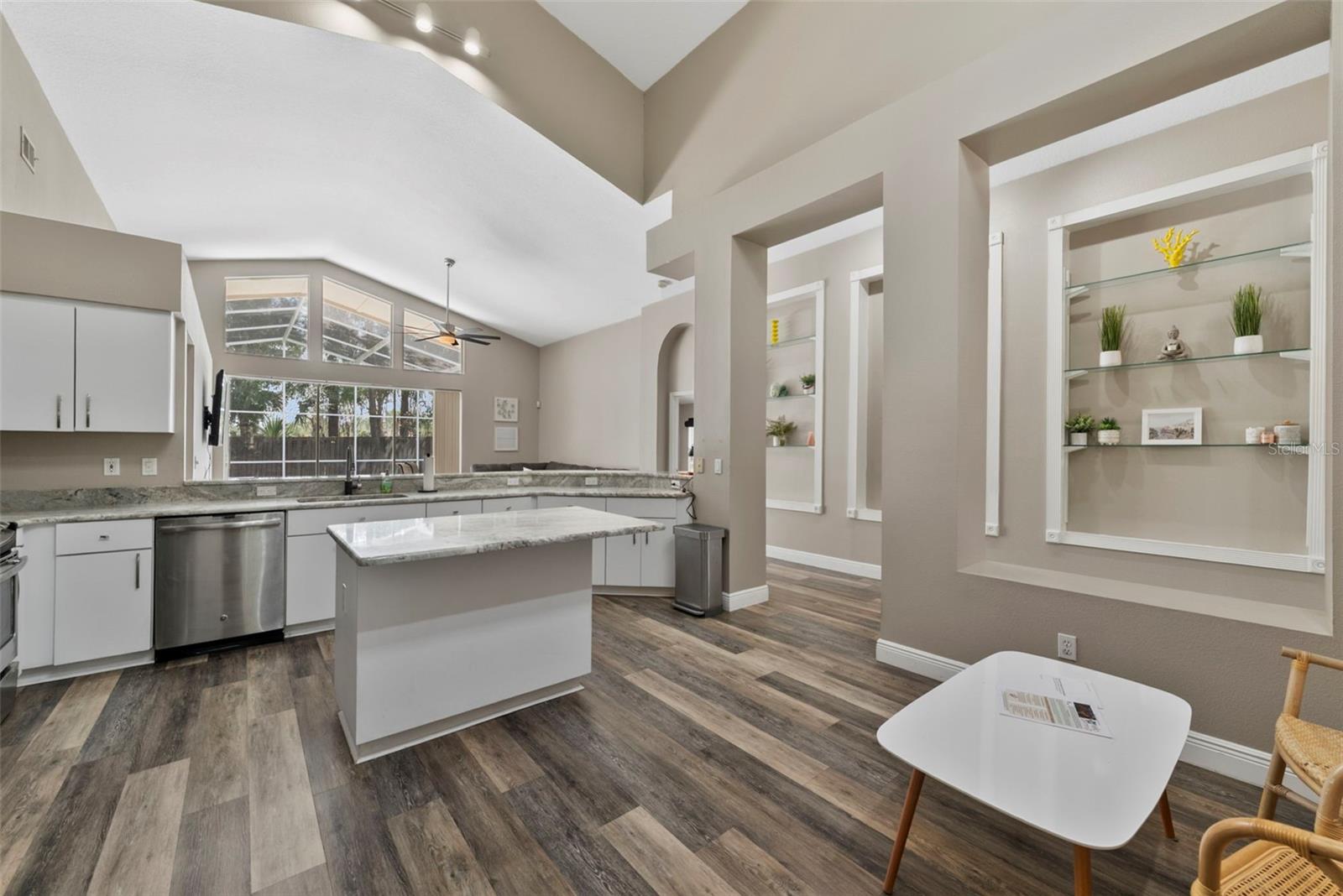 Image 18 of 52 For 18017 Palm Breeze Drive