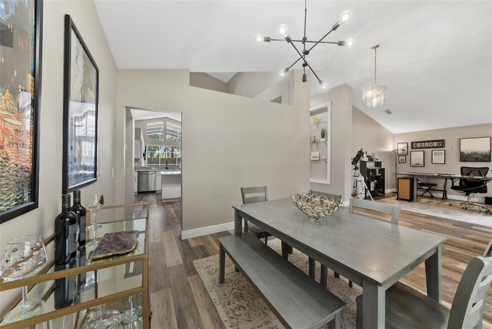 Image 21 of 52 For 18017 Palm Breeze Drive