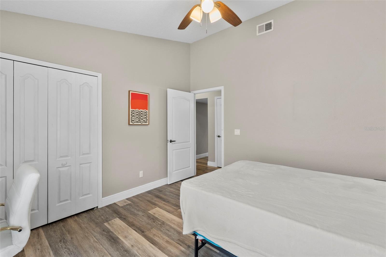 Image 38 of 52 For 18017 Palm Breeze Drive