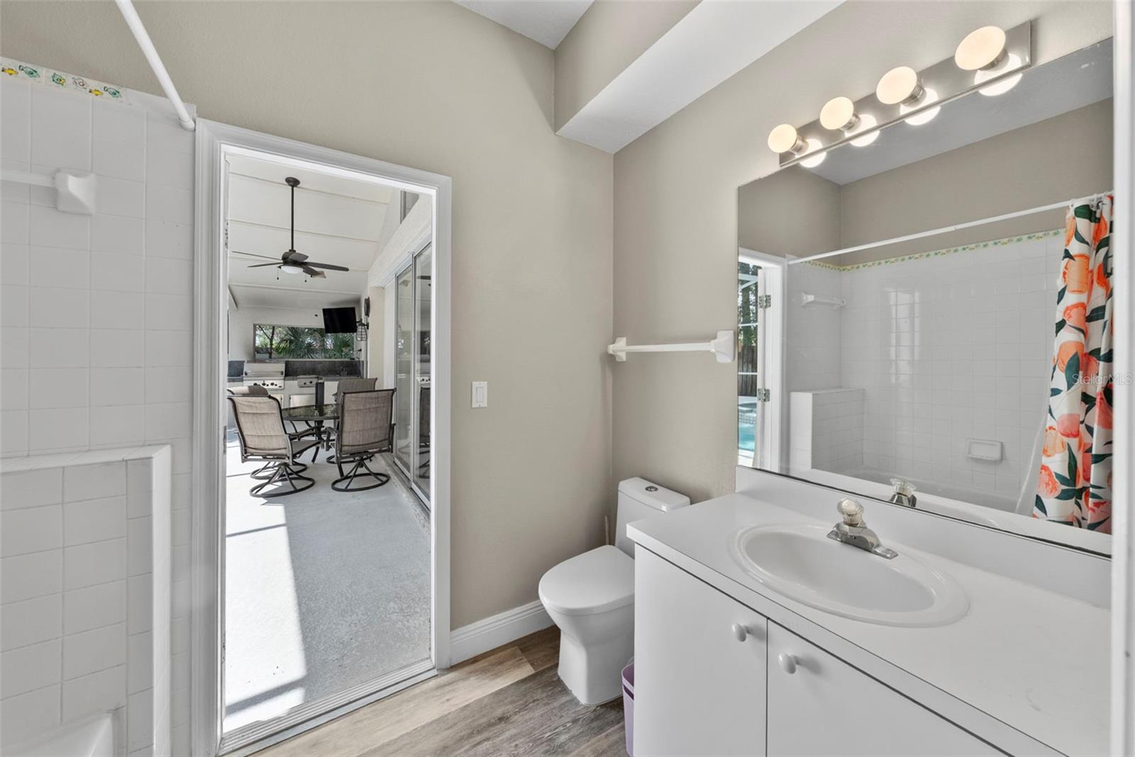Image 45 of 52 For 18017 Palm Breeze Drive