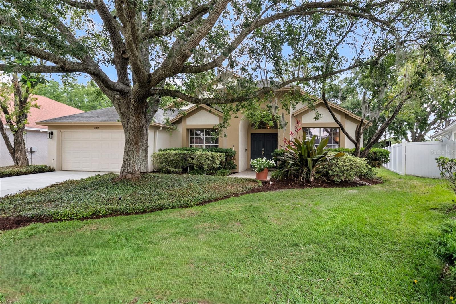 Image 49 of 52 For 18017 Palm Breeze Drive