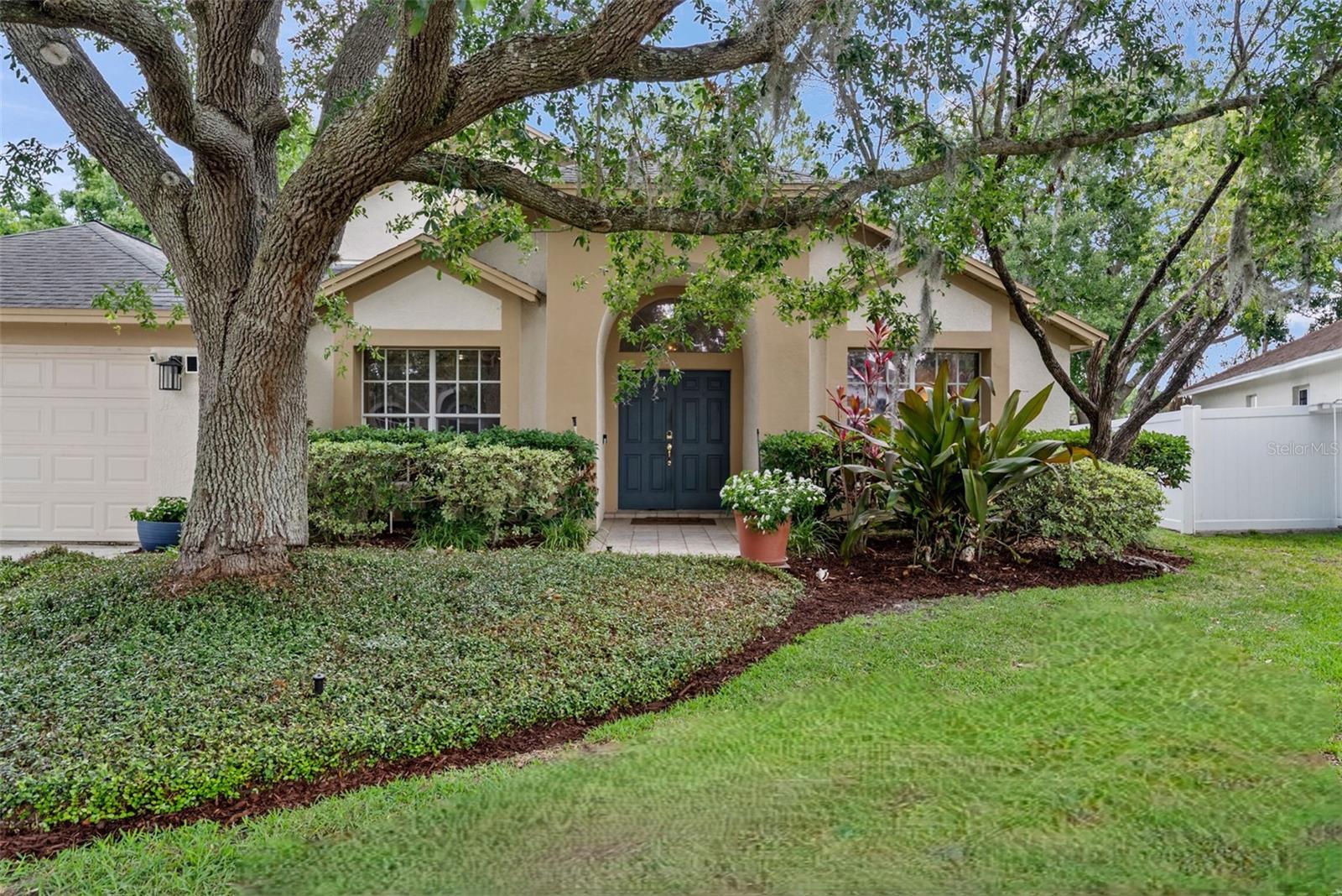 Image 5 of 52 For 18017 Palm Breeze Drive