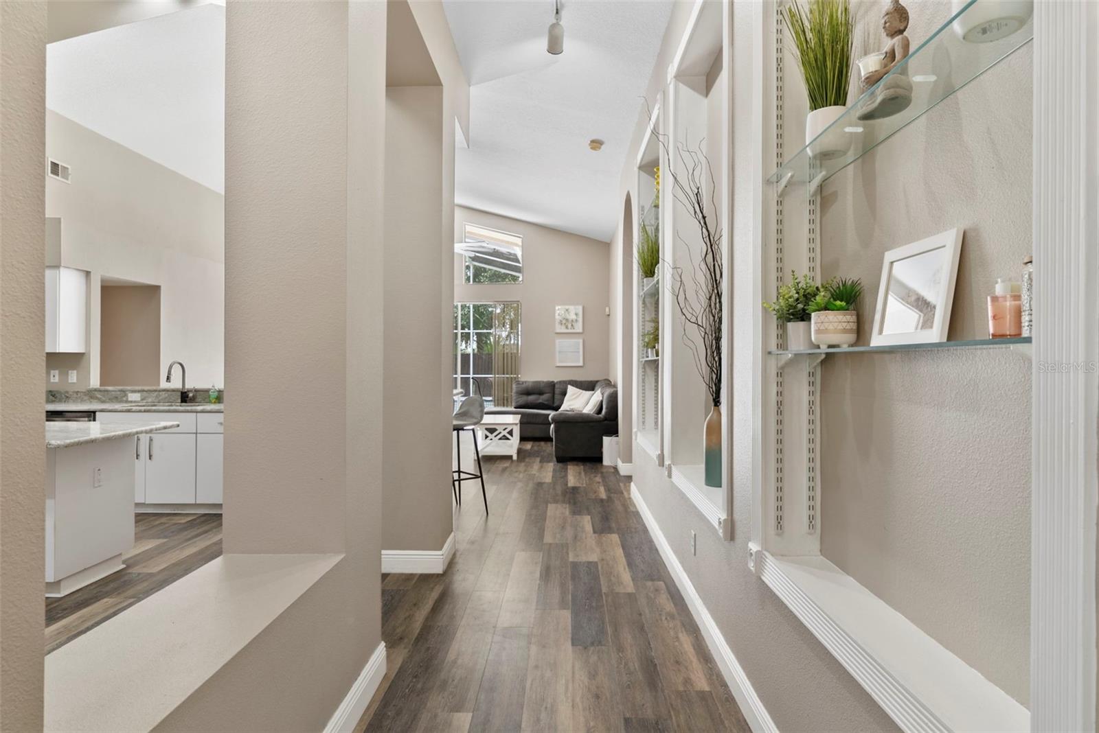Image 7 of 52 For 18017 Palm Breeze Drive