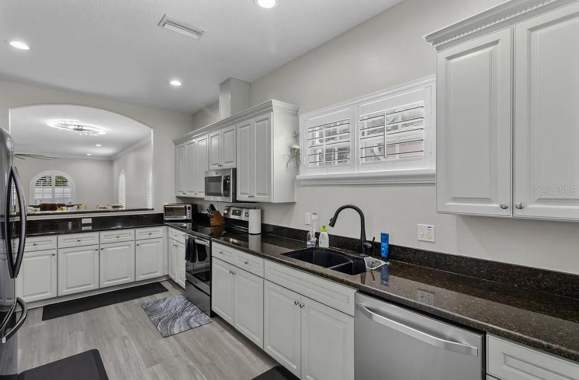 Image 12 of 60 For 202 Audubon Avenue 2