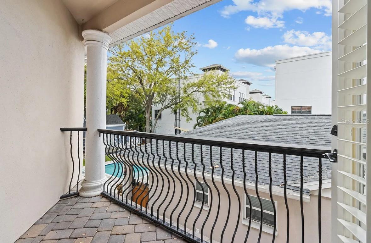 Image 43 of 60 For 202 Audubon Avenue 2