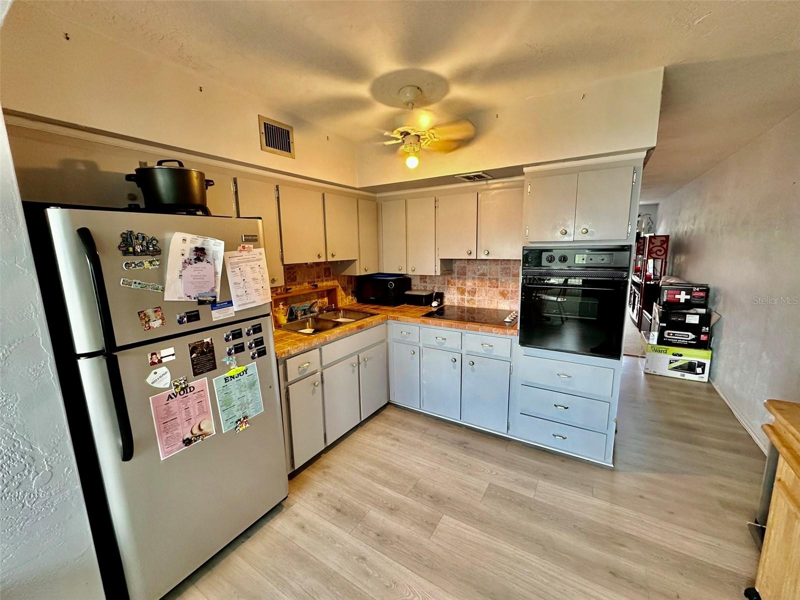 Image 4 of 39 For 2434 Australia Way E 38