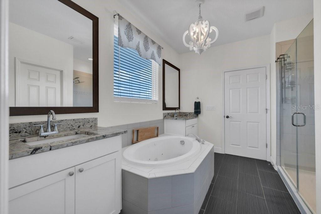 Image 18 of 29 For 5825 Jasper Glen Dr