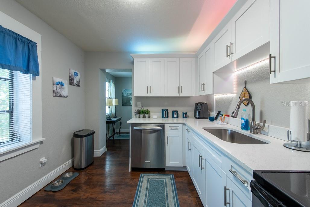 Image 11 of 46 For 5106 15th Avenue S