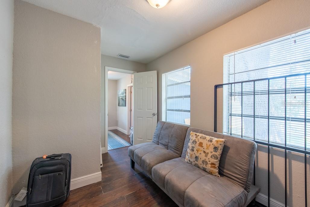 Image 20 of 46 For 5106 15th Avenue S