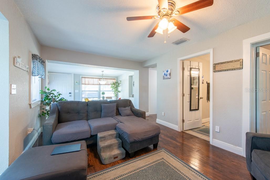 Image 3 of 46 For 5106 15th Avenue S