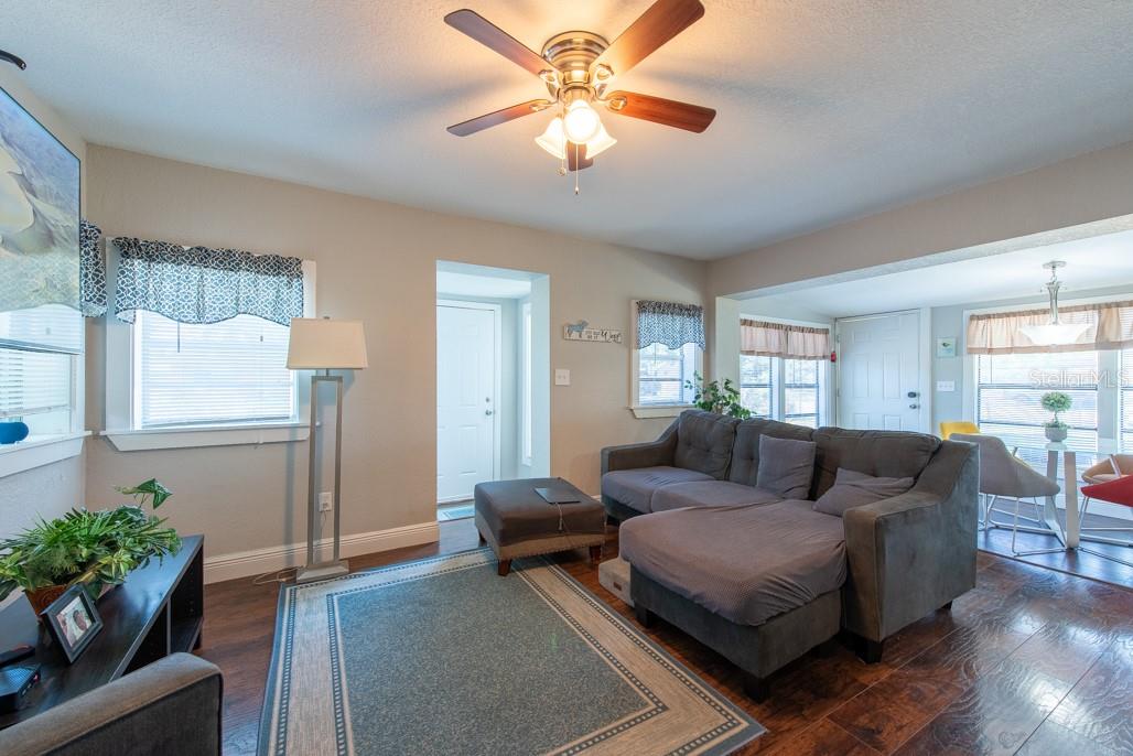 Image 4 of 46 For 5106 15th Avenue S