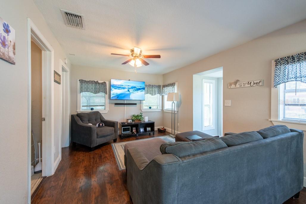 Image 6 of 46 For 5106 15th Avenue S