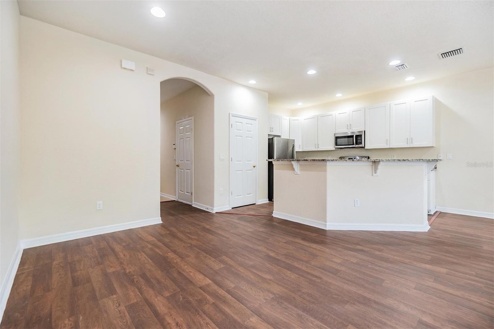 Image 10 of 51 For 3922 Silverlake Way
