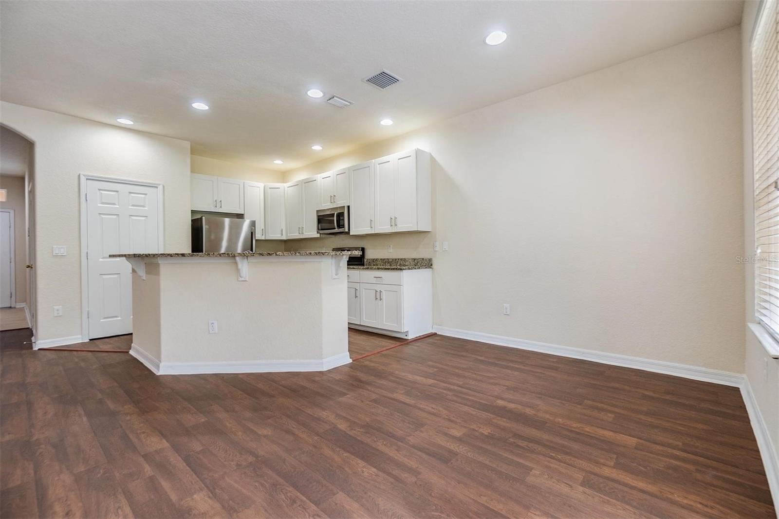 Image 11 of 51 For 3922 Silverlake Way
