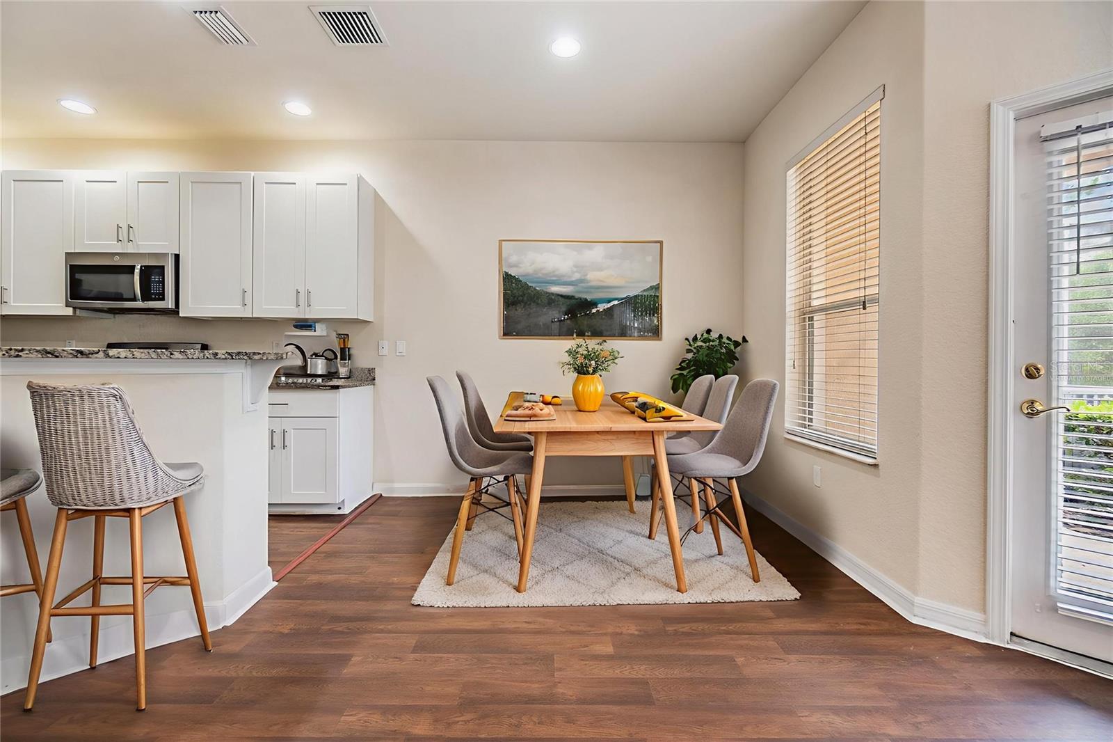 Image 13 of 51 For 3922 Silverlake Way