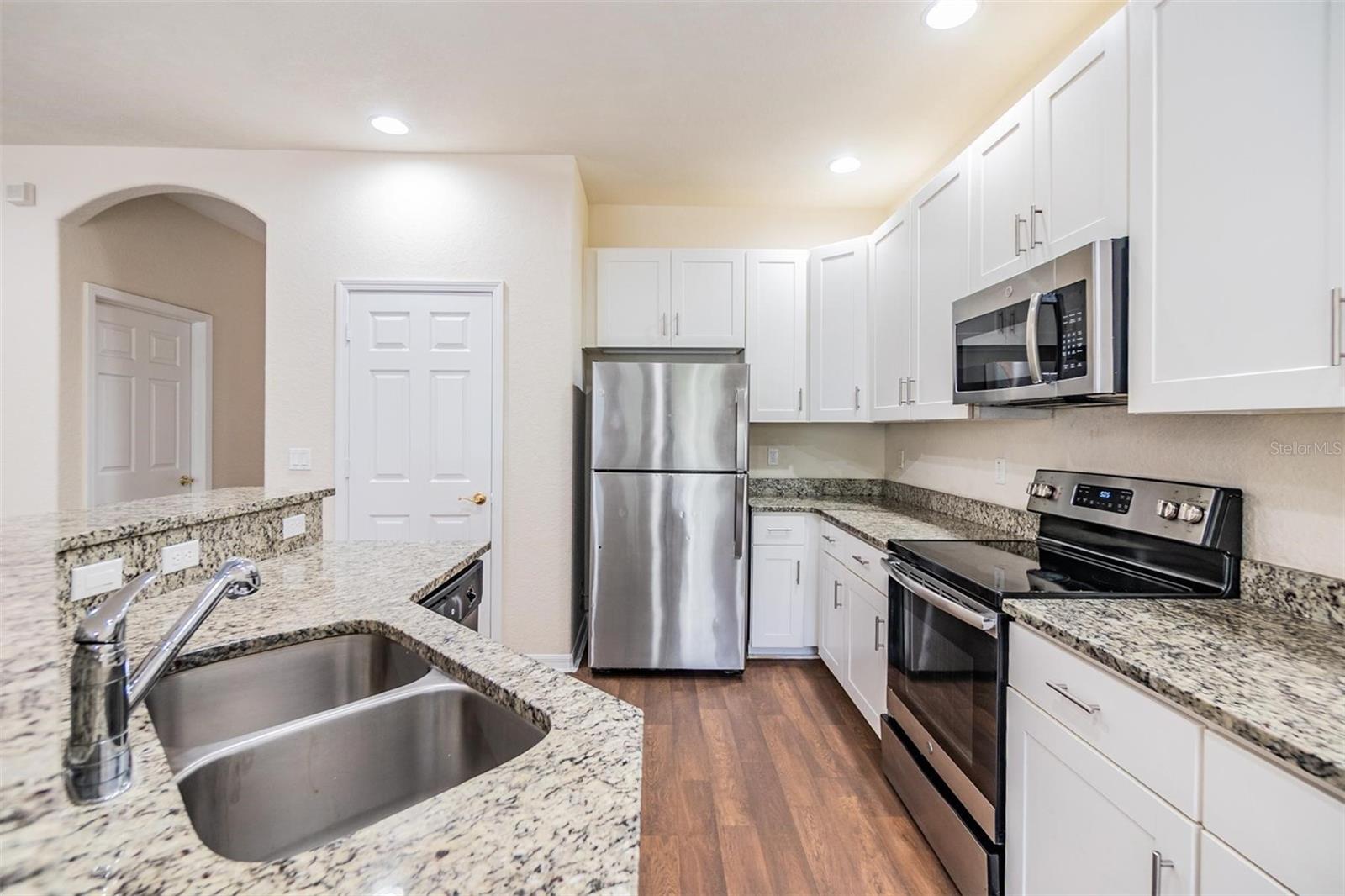 Image 14 of 51 For 3922 Silverlake Way