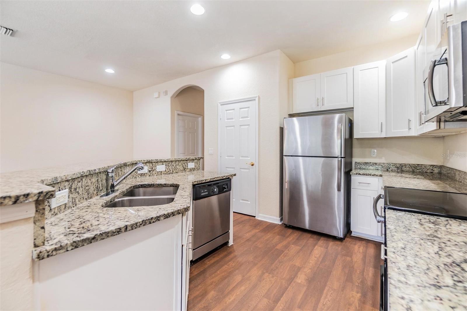 Image 15 of 51 For 3922 Silverlake Way
