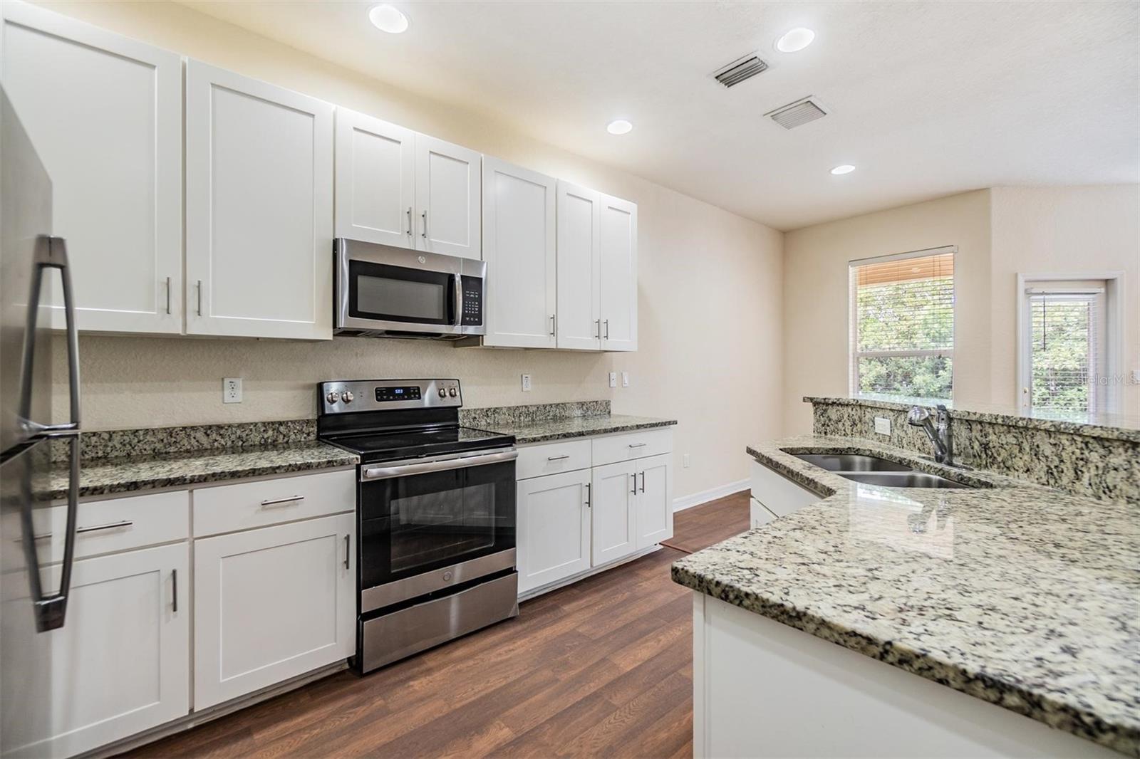 Image 16 of 51 For 3922 Silverlake Way