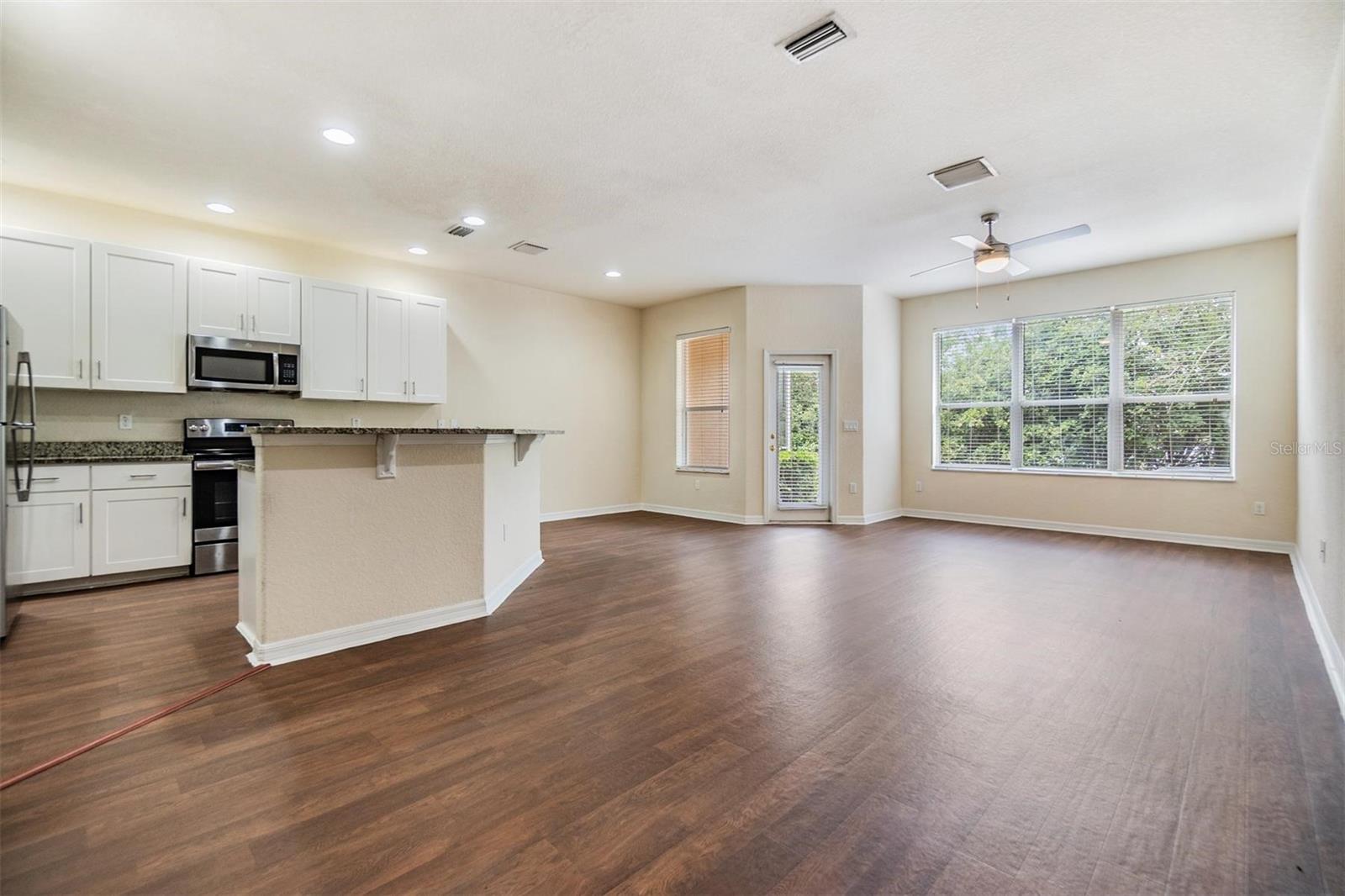 Image 7 of 51 For 3922 Silverlake Way