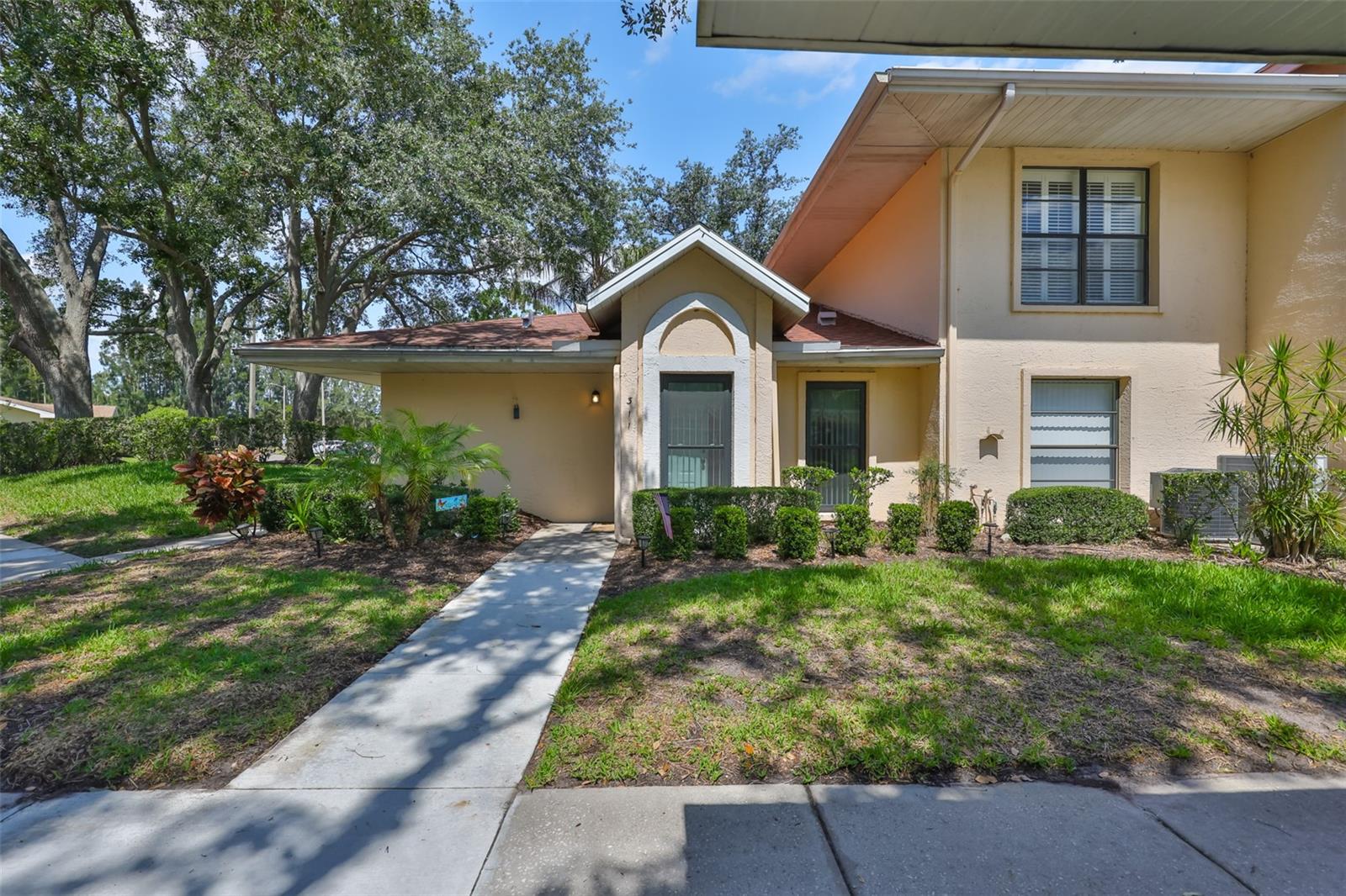 Details for 311 Knottwood Court, SUN CITY CENTER, FL 33573