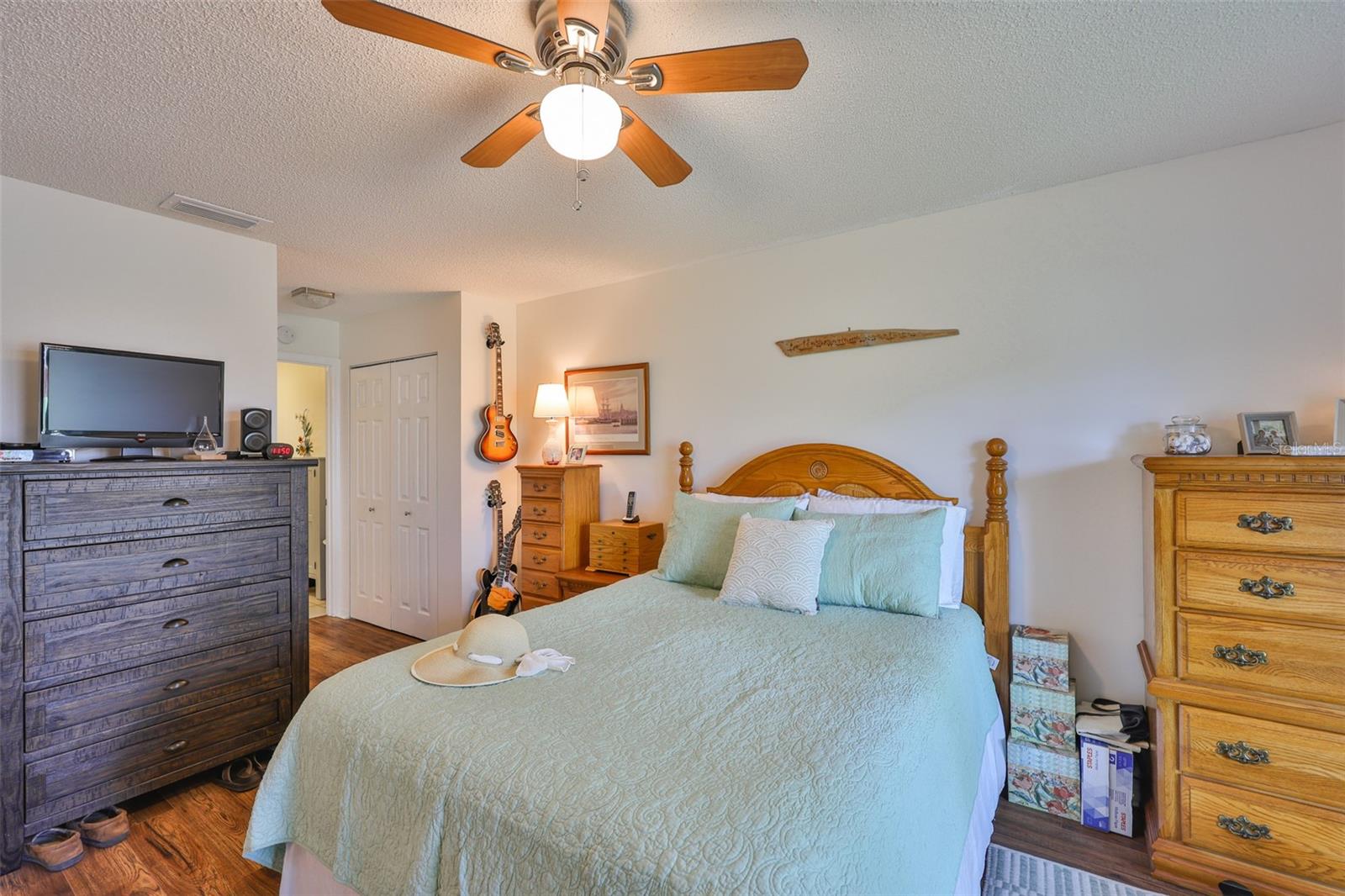 Image 9 of 30 For 311 Knottwood Court