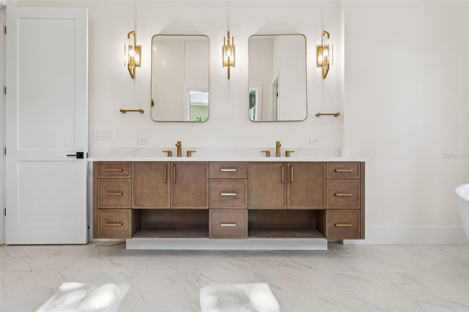 Image 21 of 28 For 4612 Tennyson Avenue