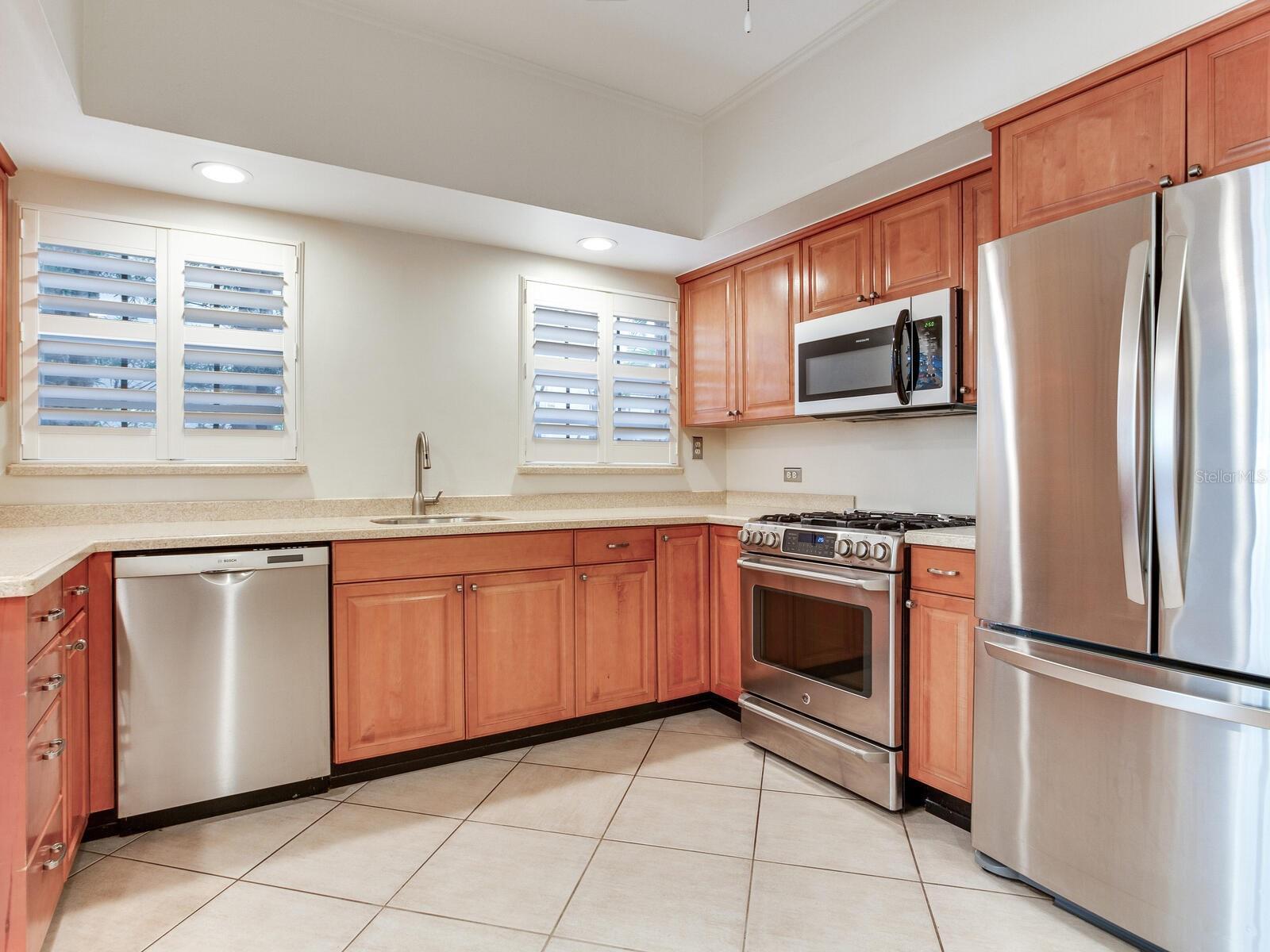 Image 11 of 36 For 4521 Azeele Street