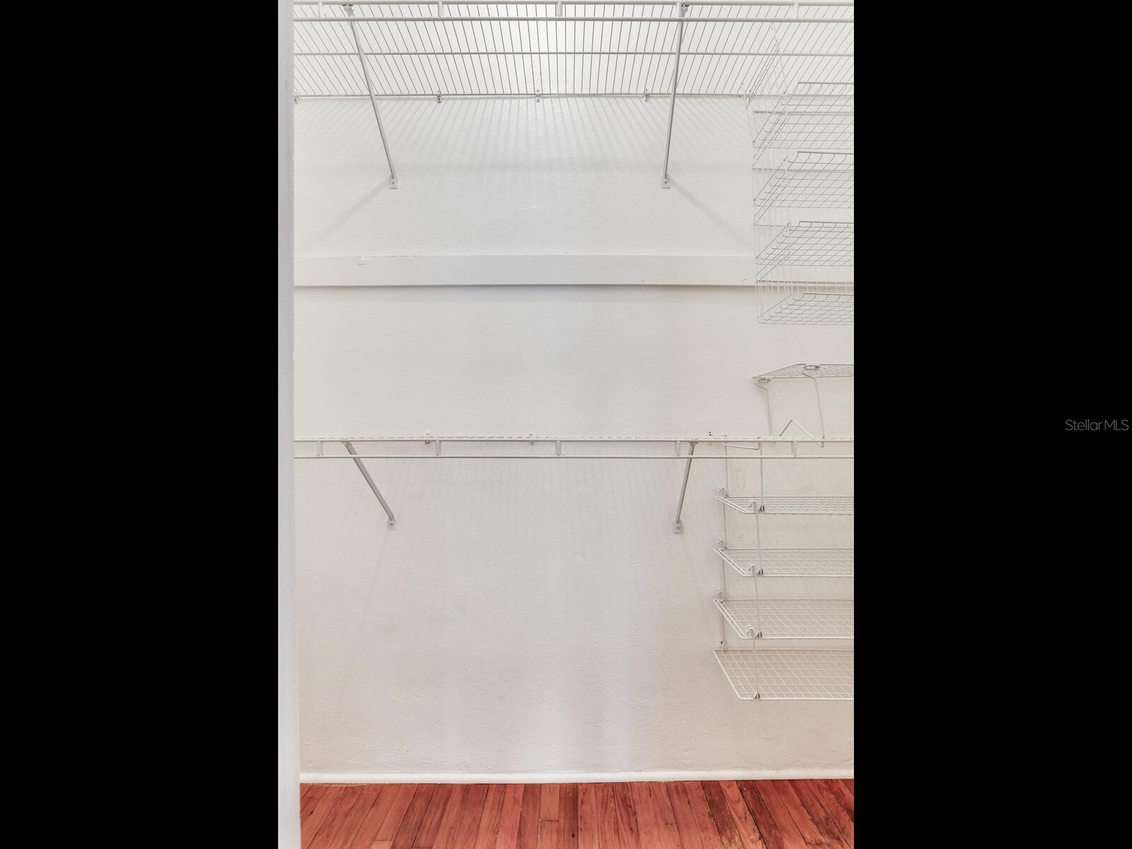 Image 18 of 36 For 4521 Azeele Street