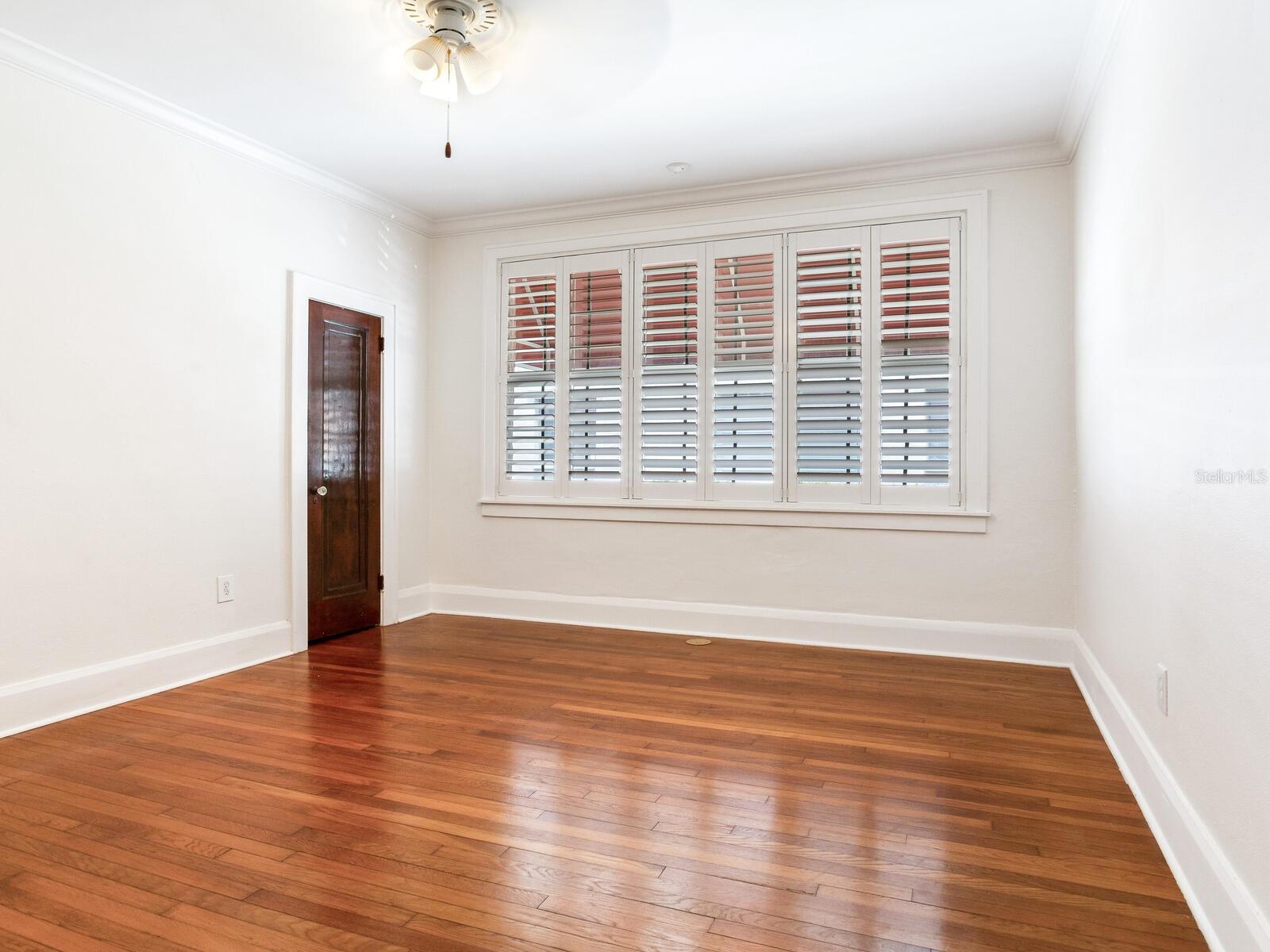 Image 22 of 36 For 4521 Azeele Street