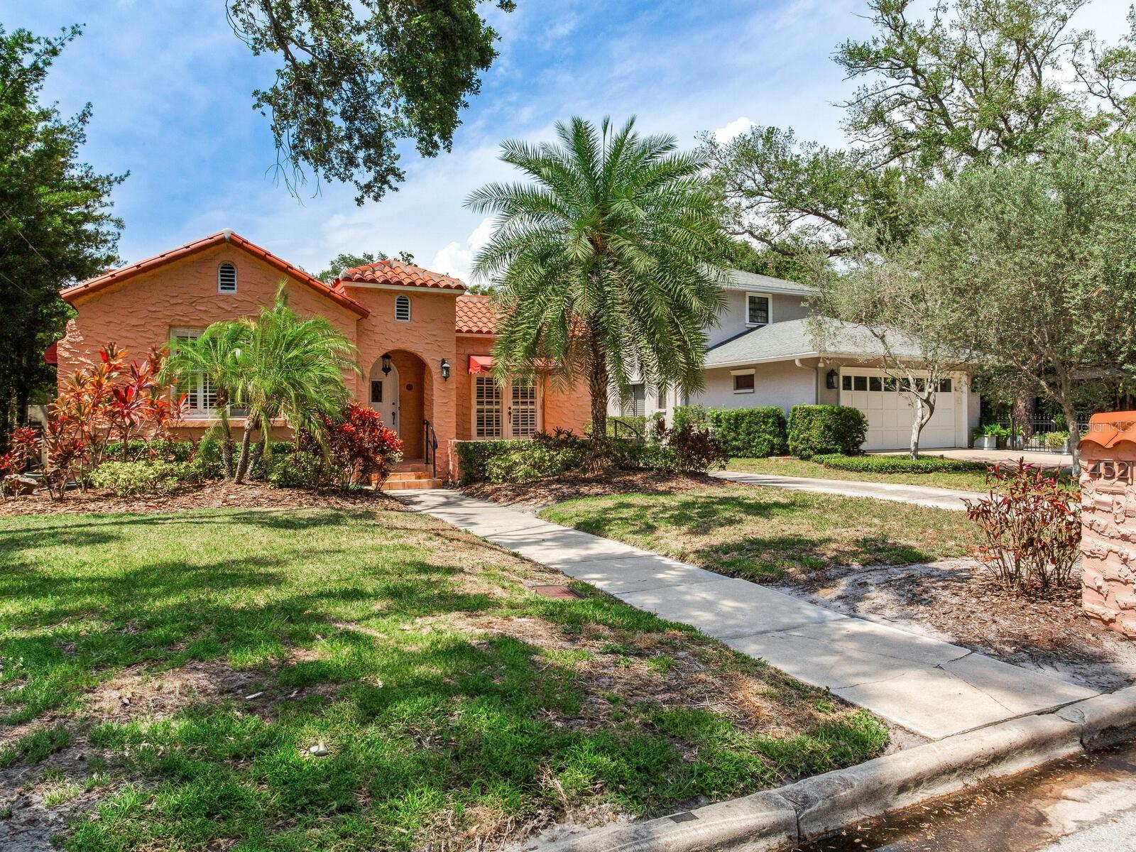 Image 31 of 36 For 4521 Azeele Street