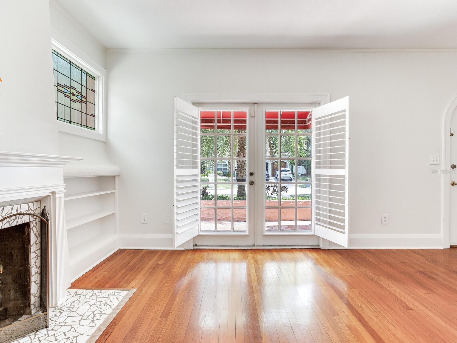 Image 5 of 36 For 4521 Azeele Street