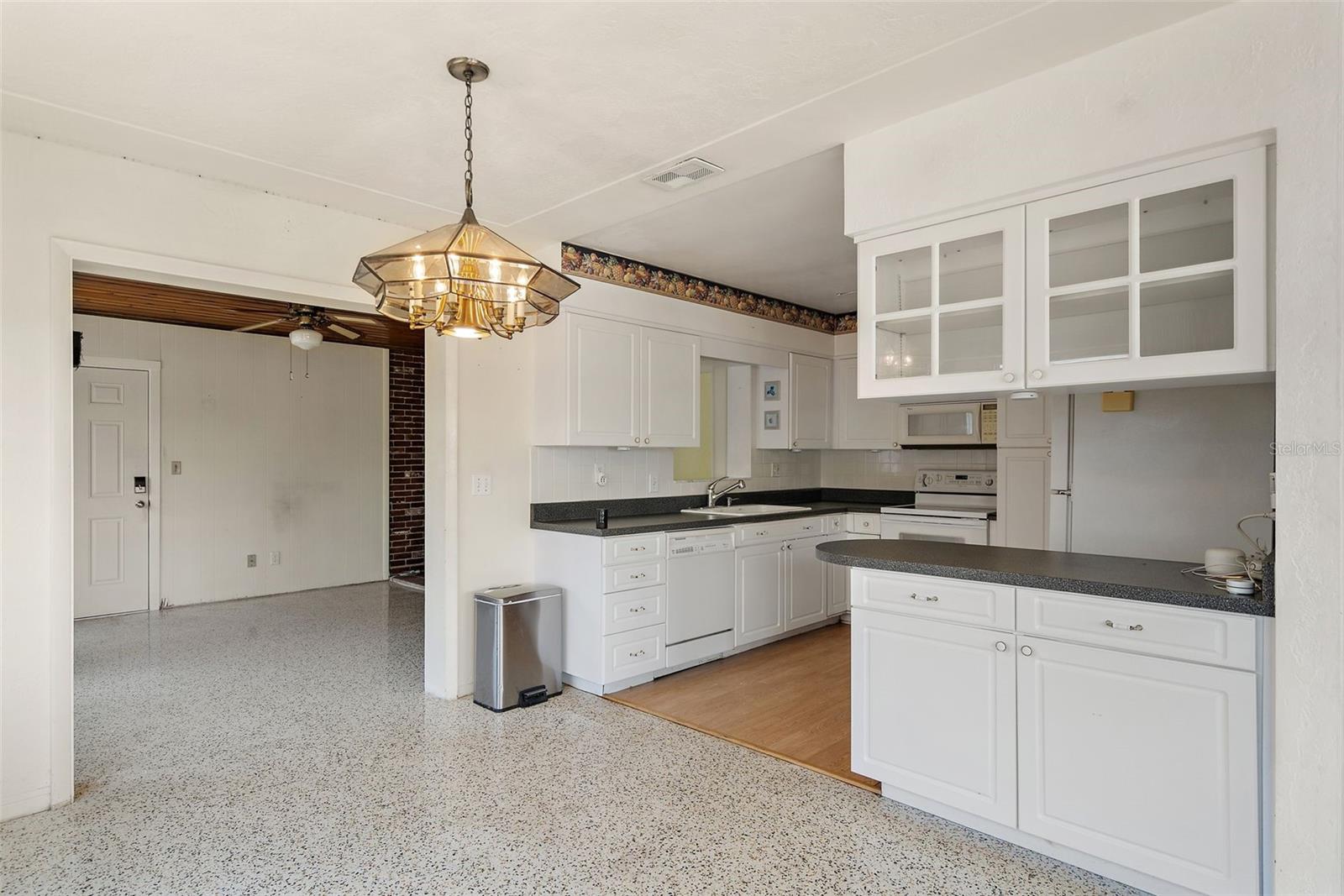 Image 14 of 26 For 6132 7th Avenue S